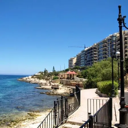 2 Bedroom In An Excellent Location * Sliema